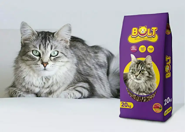 Bolt makanan kucing