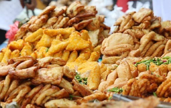 10 List Usaha Kecil yang Menjanjikan 2025, Harus Coba! 3 Menjual Jajanan Pasar dan Gorengan