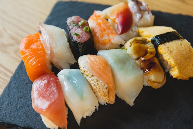 pexels ryutaro tsukata 6249501 Sushi , usaha kuliner yang menjanjikan