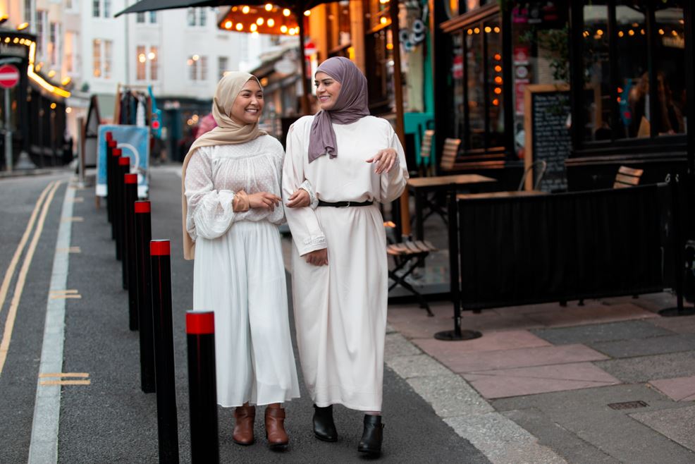 Reseller Baju Wanita: Potensi Pasar & Supplier Rekomendasi 1 reseller baju wanita tren fashion wanita muslim kekinian