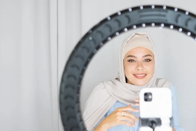 12 Cara Menghasilkan Uang dari HP untuk Ibu Rumah Tangga, Fleksibel & Tanpa Modal! 3 cara menghasilkan uang dari hp untuk ibu rumah tangga (3)