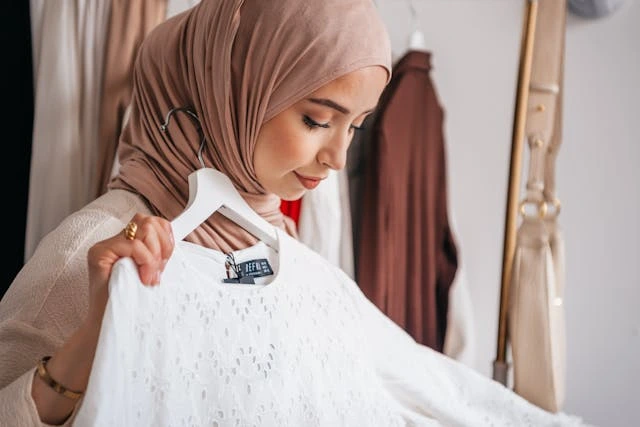 Cara jadi reseller baju Bandung tangan Pertama. (Sumber: Pexels)