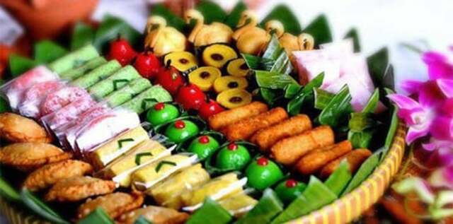 Menjual Jajanan Pasar